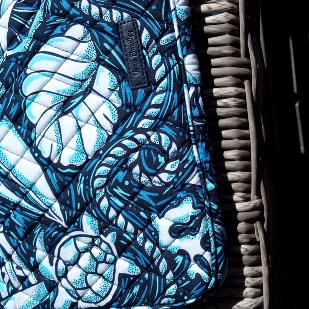 Best price! Vera Bradley Padded Shore Enough Laptop Sleeve - Picture 4 of 6